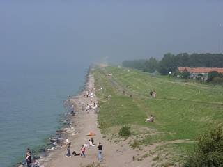 Blick von Urk nach Norden über den Ijsselmeer-Deich